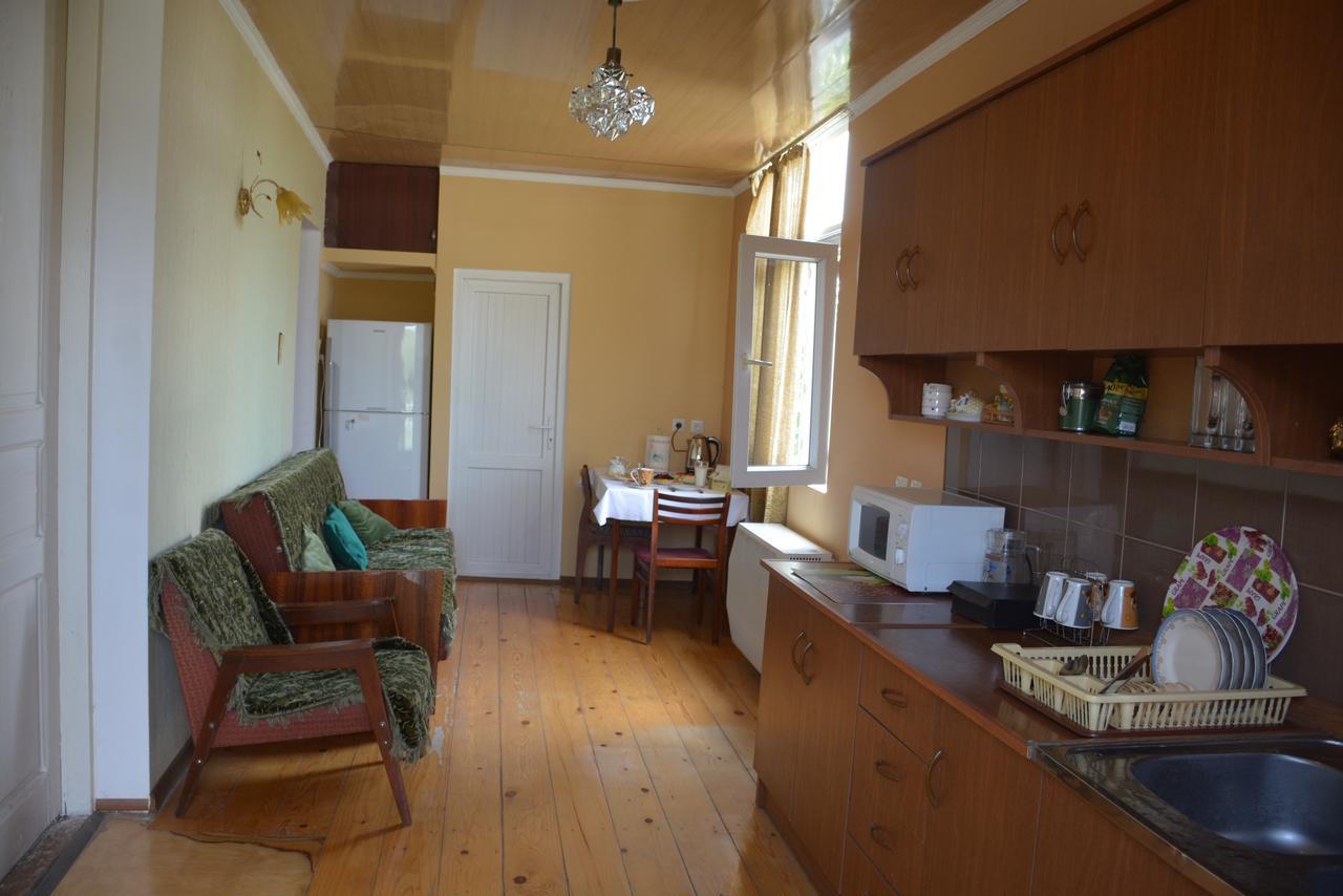 Friends House Hotel คูทายสิ ภายนอก รูปภาพ