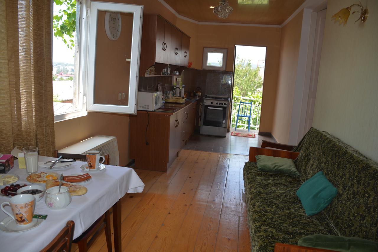 Friends House Hotel คูทายสิ ภายนอก รูปภาพ