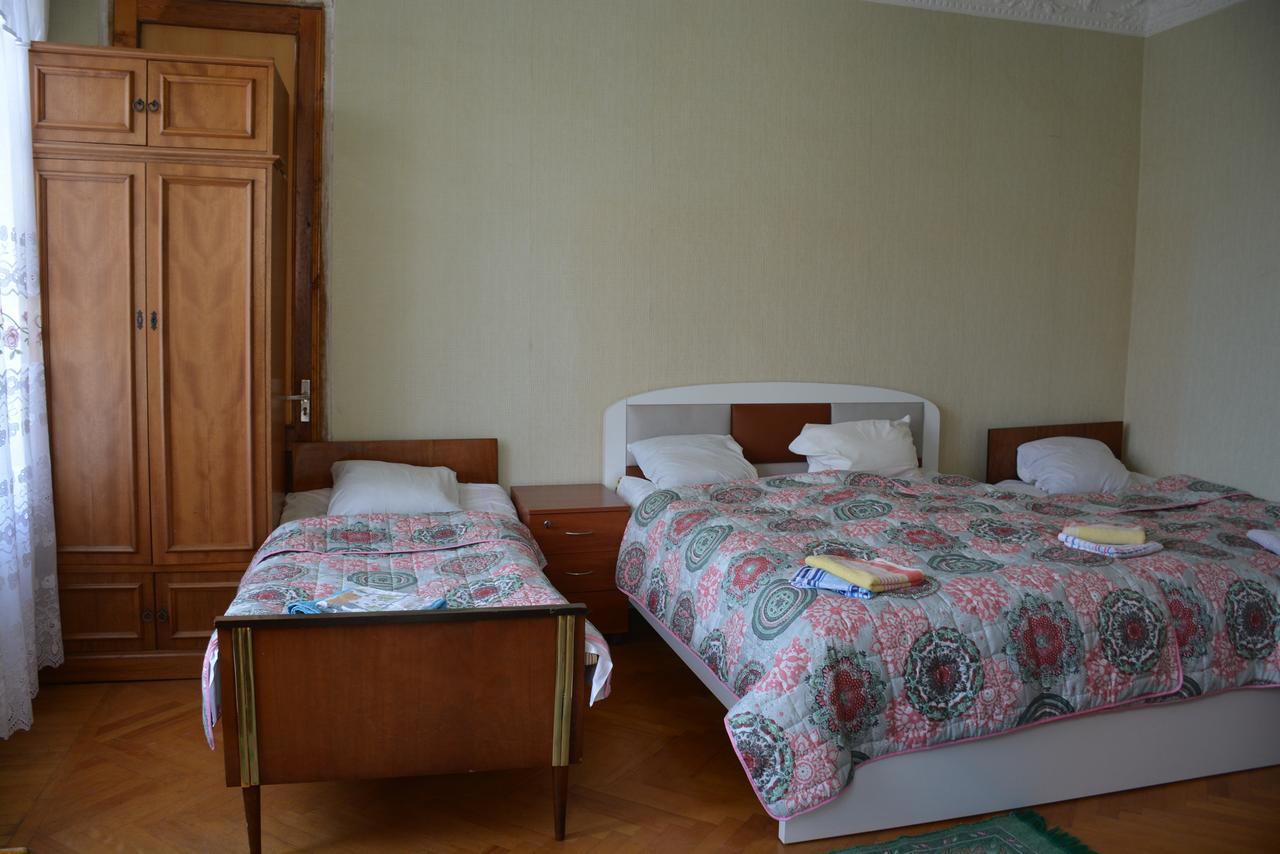 Friends House Hotel คูทายสิ ภายนอก รูปภาพ