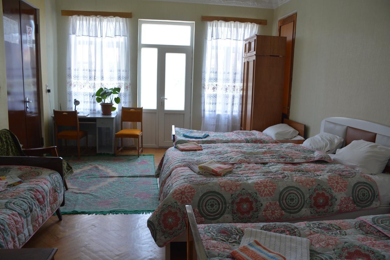 Friends House Hotel คูทายสิ ภายนอก รูปภาพ