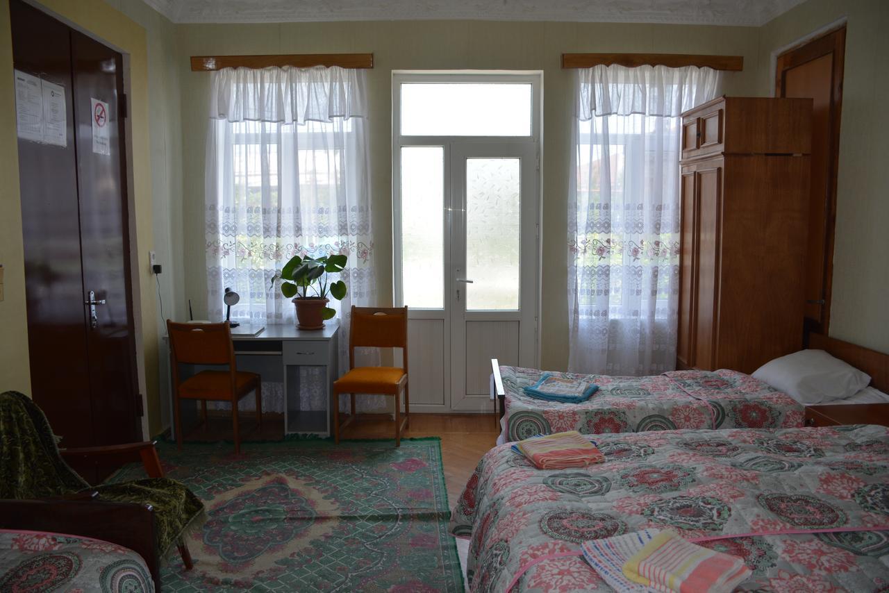 Friends House Hotel คูทายสิ ภายนอก รูปภาพ