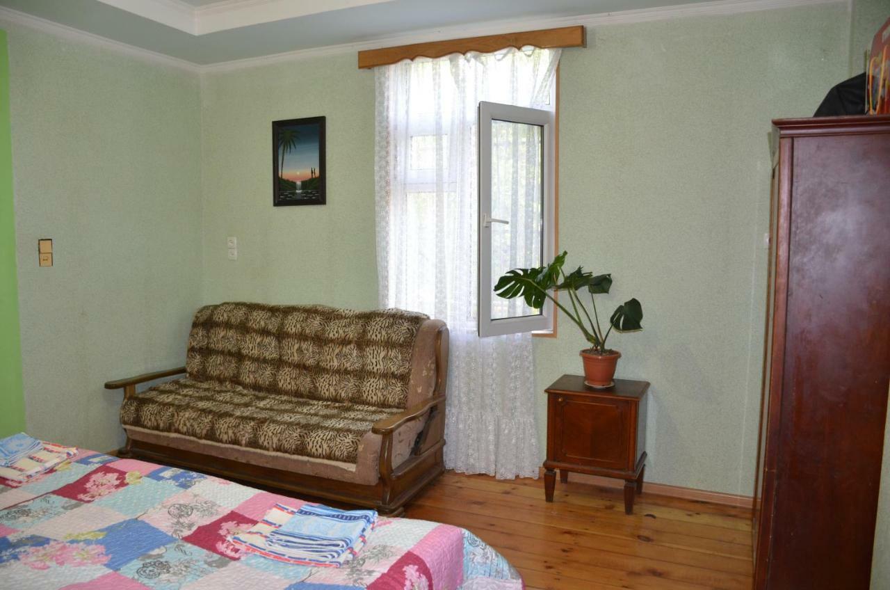 Friends House Hotel คูทายสิ ภายนอก รูปภาพ