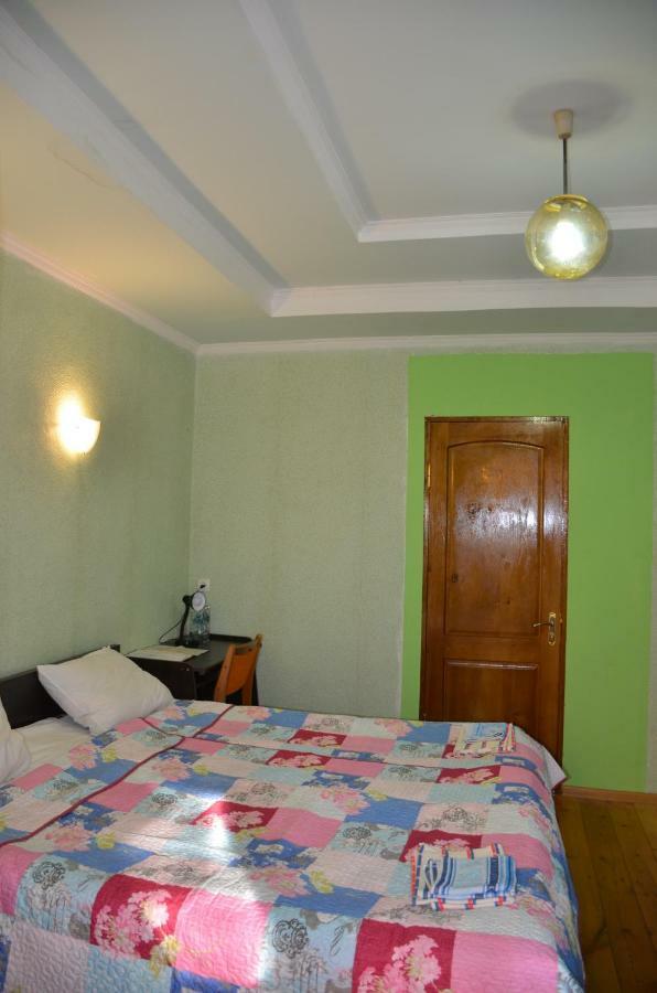 Friends House Hotel คูทายสิ ภายนอก รูปภาพ